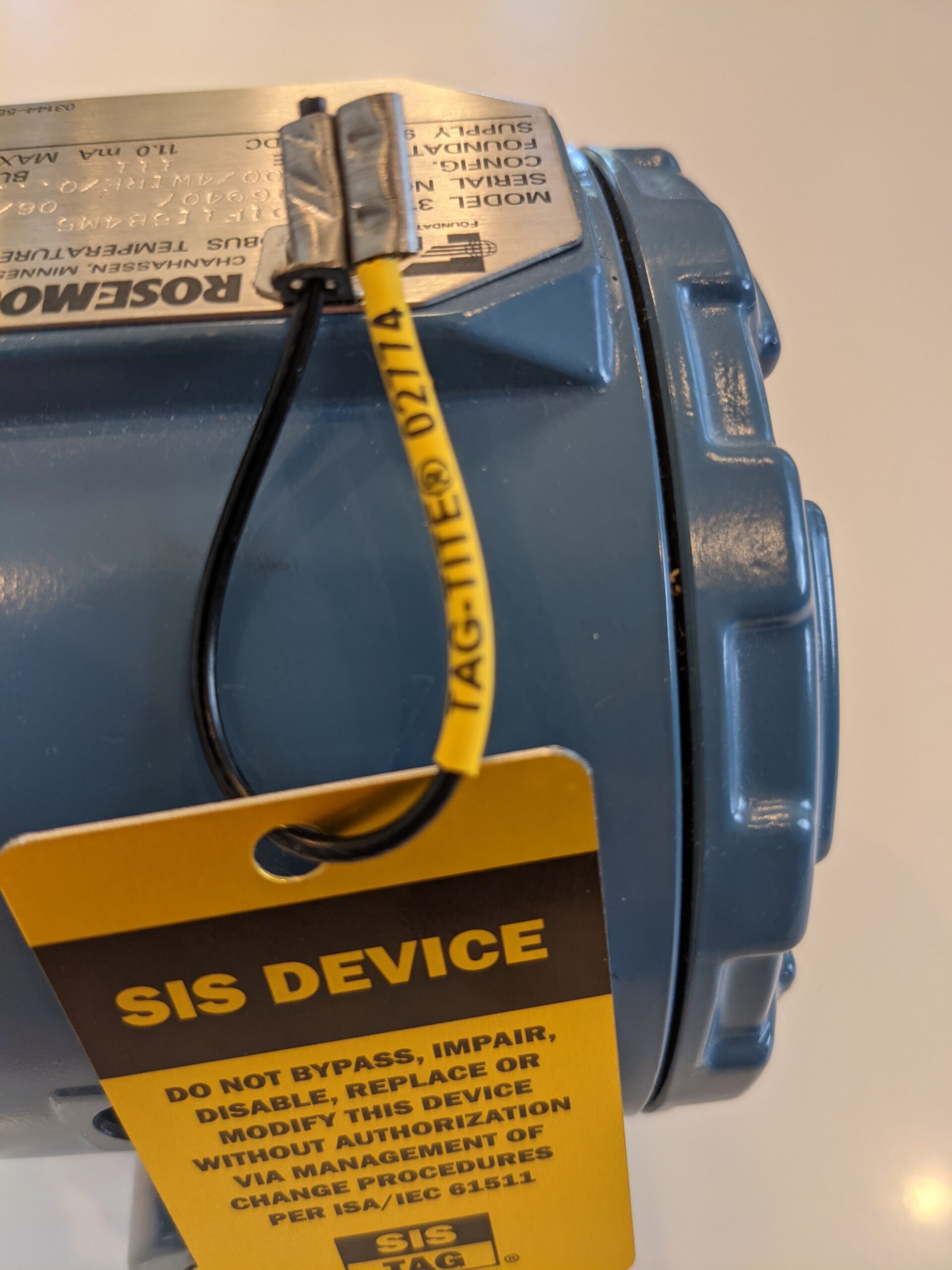 SIS-TAG in yellow and black, anodized aluminum, 1.5” x 2.5” - Image 2